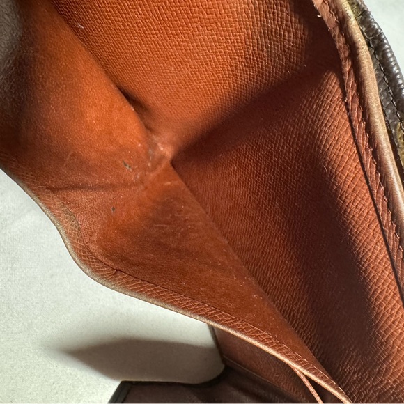 Louis Vuitton Monogram Elise Wallet - Picture 11 of 12